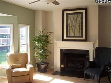 5th image of 186 Ashbourne Dr