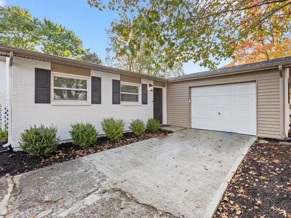 3572 Bold Bidder Dr, Lexington, KY 40517