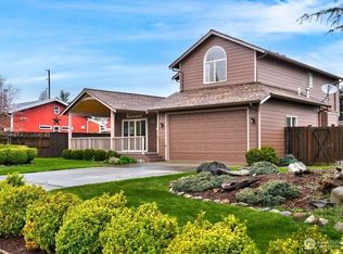 2420 14th St, Anacortes, WA