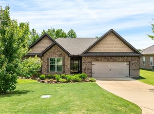 1107 Hampstead Ln, Opelika, AL 36801