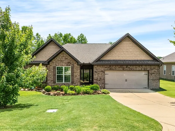 1107 Hampstead Ln, Opelika, AL 36801