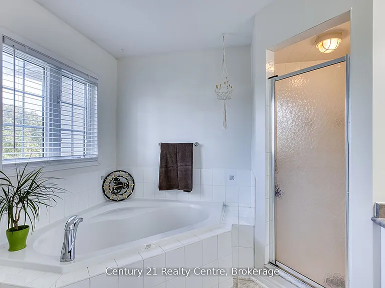 45 Hatch St E — Photo 29