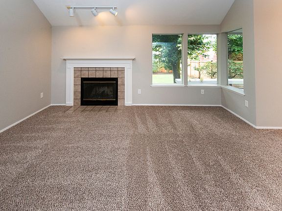 5th image of 4712 79th Avenue Ct W