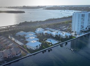 7310 Sunshine Skyway Ln S APT 213, Saint Petersburg, FL 33711