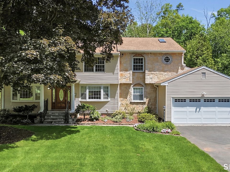 1st image of 36 Willowbrook Road