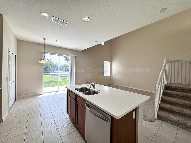 10036 Moorshire Cir — Photo 8