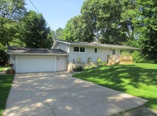 6451 Cottonwood Dr, Fruitport, MI 49415