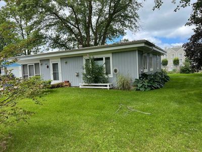 208 W Mechanic St, New Buffalo, MI, 49117