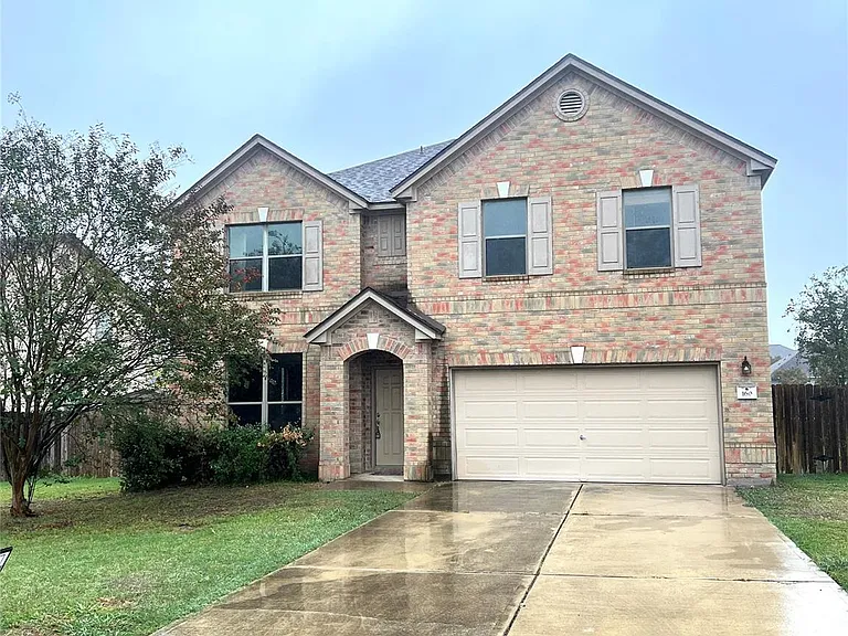 160 Mistletoe Ln — Photo 1
