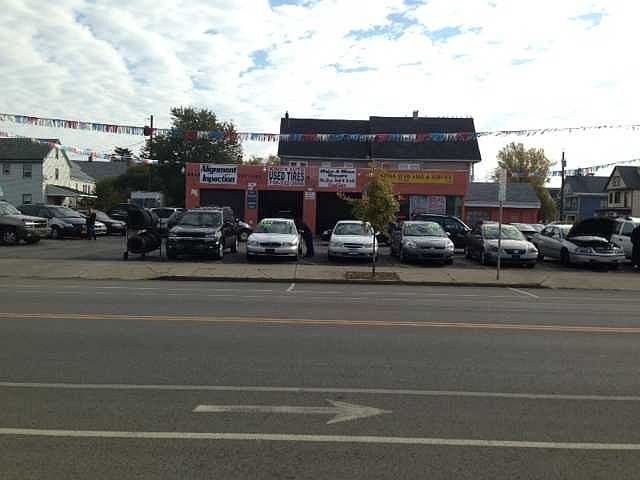 1st image of 2104 S Park Ave