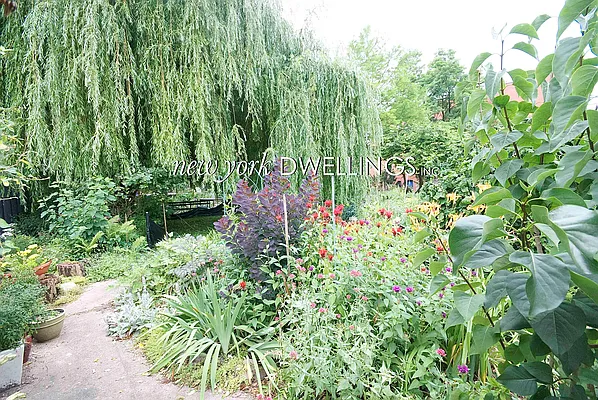 Rented by New York Dwellings LLC | media 33