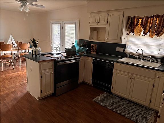 3rd image of 814 Avondale Rd