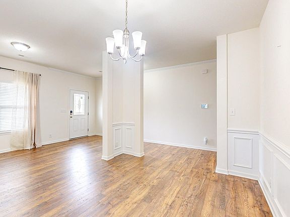5th image of 195 Gail Ln