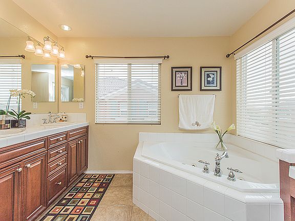 5th image of 38160 Archwood Way