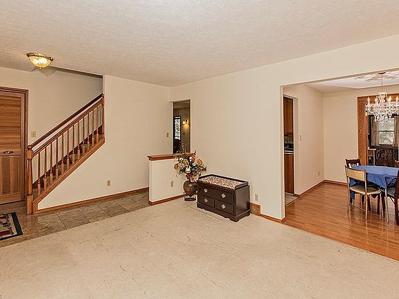 4th image of 8821 Arrowood Dr