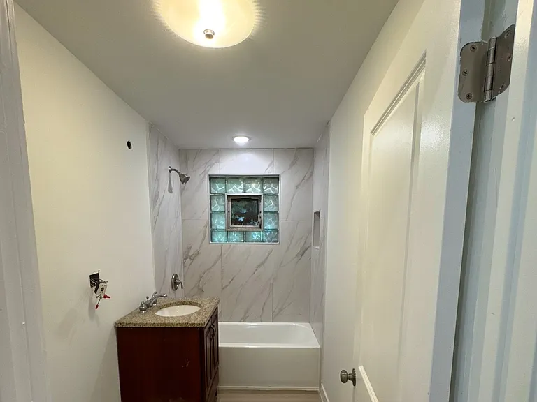 1724 W 99th St — Photo 9
