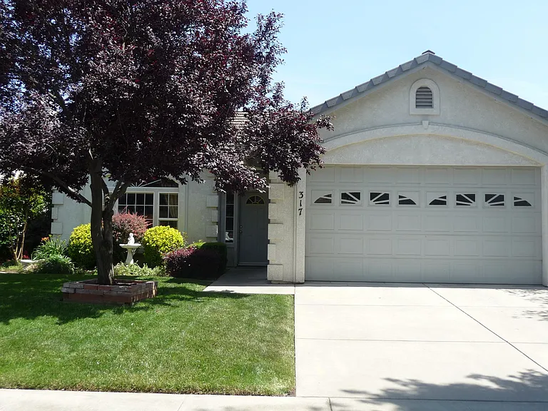 317 Westin Ln — Photo 1
