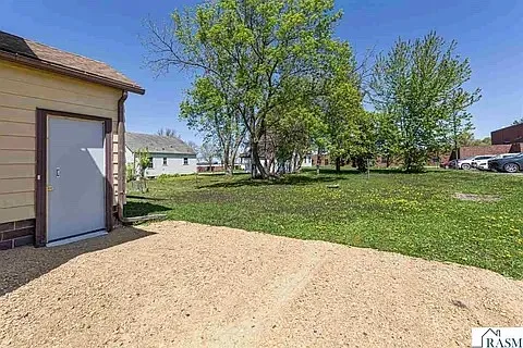 272 W Tyrone St — Photo 2