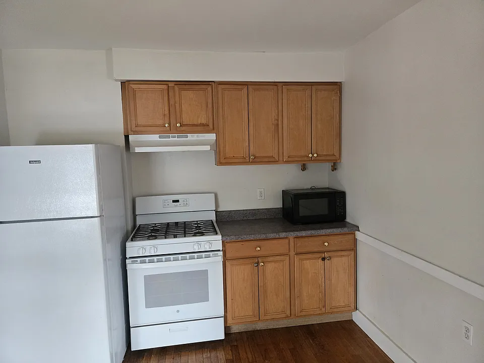 122 Bacon St #B
