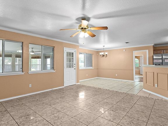 5th image of 4122 Fawn Dr