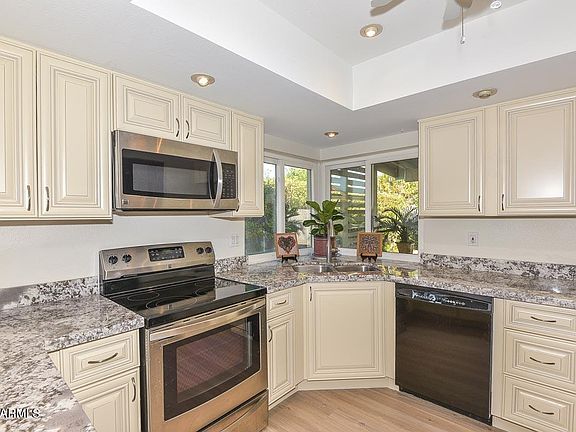 3rd image of 4834 W Palo Verde Ave