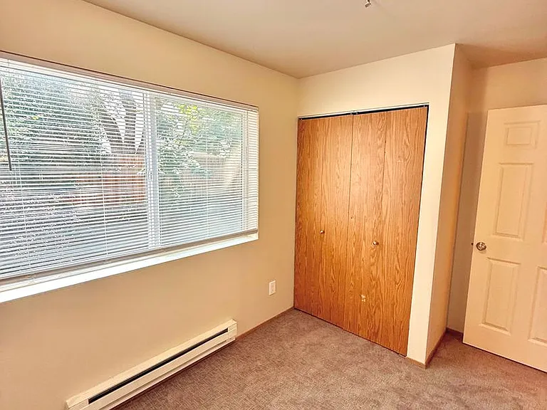 Montlake Villas — Photo 11