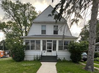 470 S State St, Elgin, IL 60123