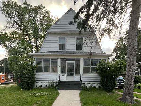 470 S State St, Elgin, IL 60123