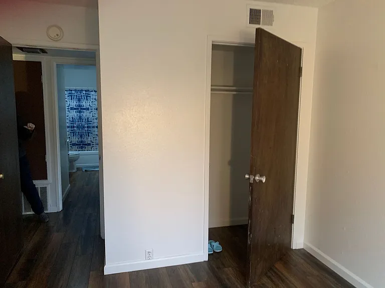619 Villanova Dr — Photo 16