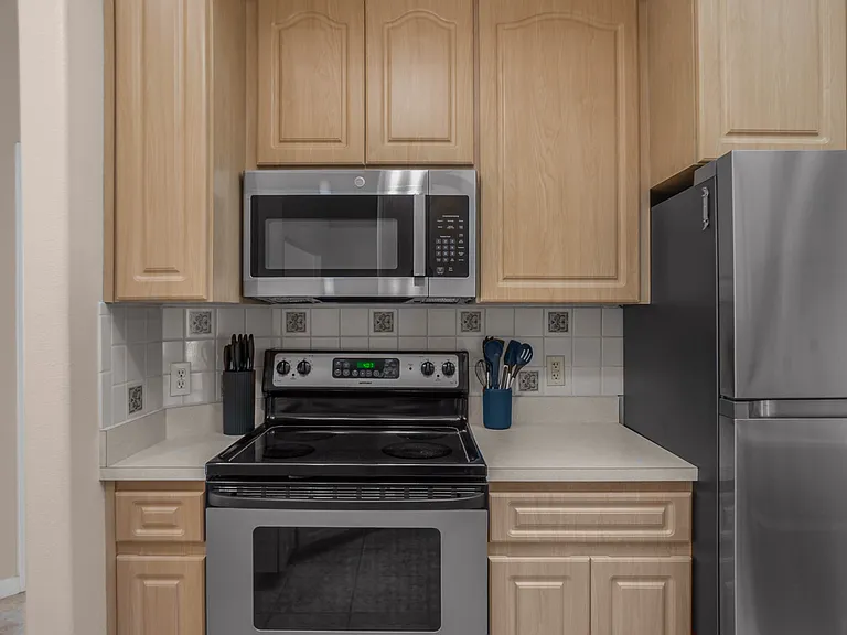 914 N Country Club Dr — Photo 17