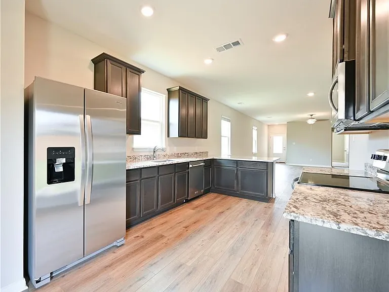 404 Freedom Park Ave — Photo 10