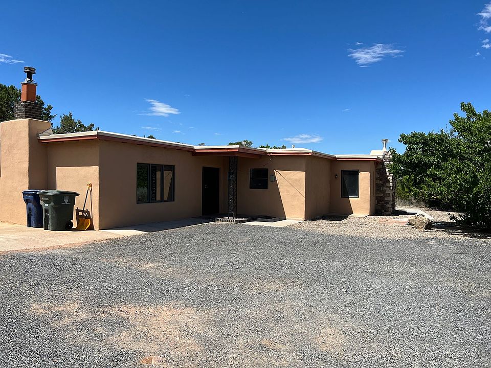1st image of 1042 Camino San Acacio