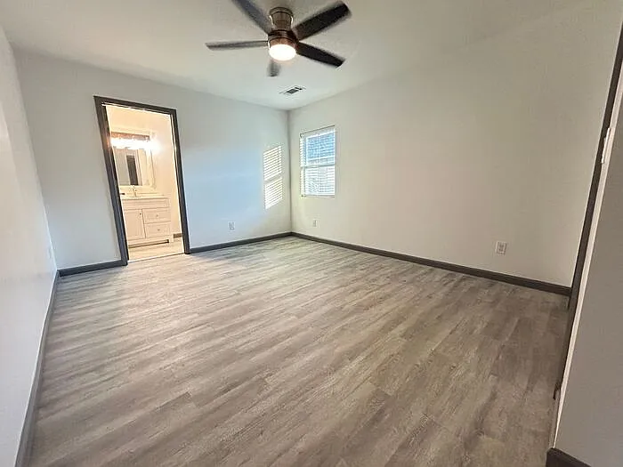 1477 Olive St SW — Photo 9