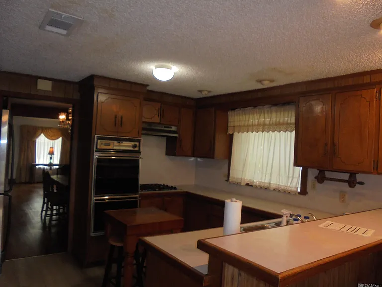2411 Valley St — Photo 13