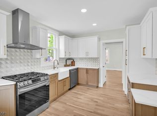 195 Sylvan St, Rutherford, NJ 07070