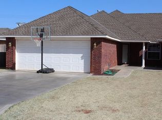 107 Newtown Ln, Elk City, OK 73644