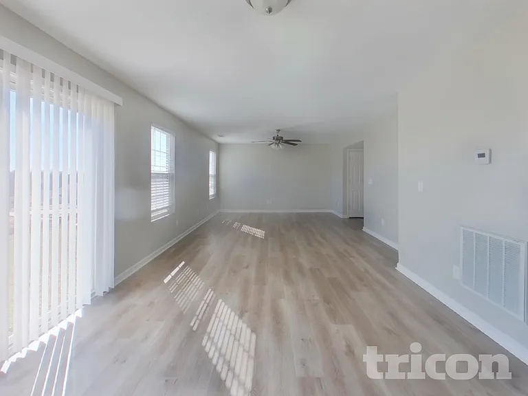 1836 Wendy Blvd — Photo 4