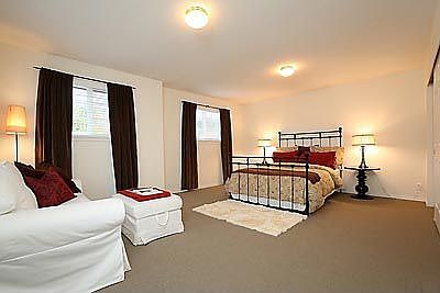 huge bedroom/bonus room