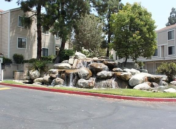 3rd image of 4900 N Grand Ave APT 133