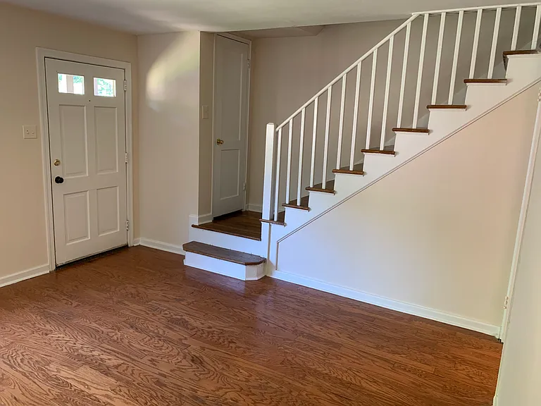 1662 Valley Ave — Photo 5