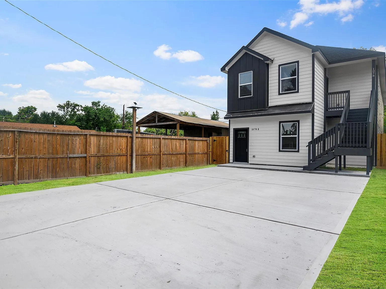 3 bed, 2.0 bath, 1400 sqft, $1,950 — Photo 3