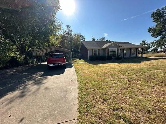 843 FM 2560 — Photo 4
