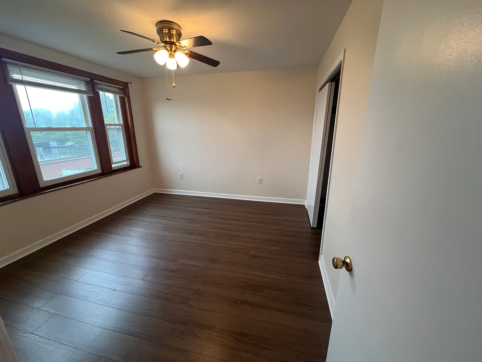 3 bed, 1.5 bath, 1183 sqft, $1,600 — Photo 2