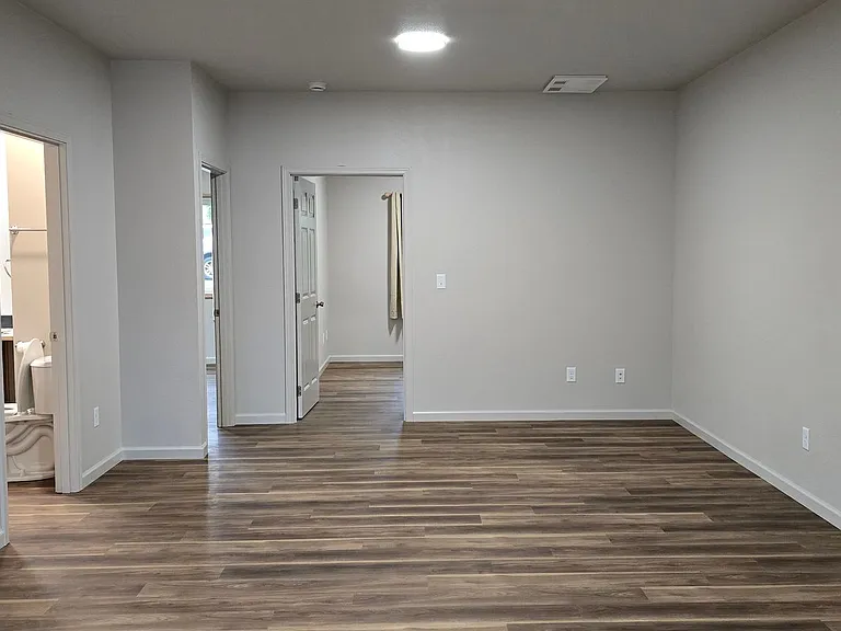 103 S Main St — Photo 5