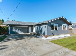 1110 Fenwick St, Coos Bay, OR 97420