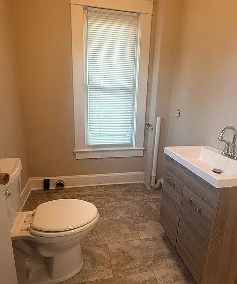 409 W Walnut St — Photo 25