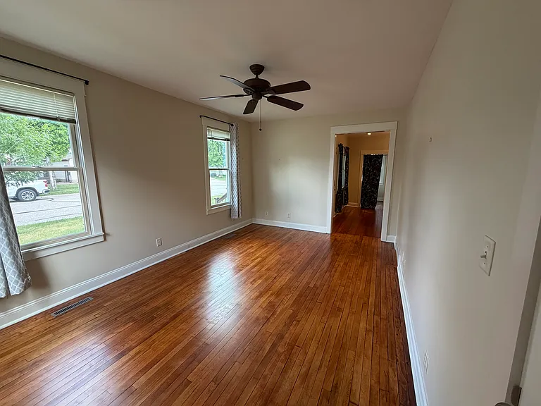 407 N Washington St — Photo 6