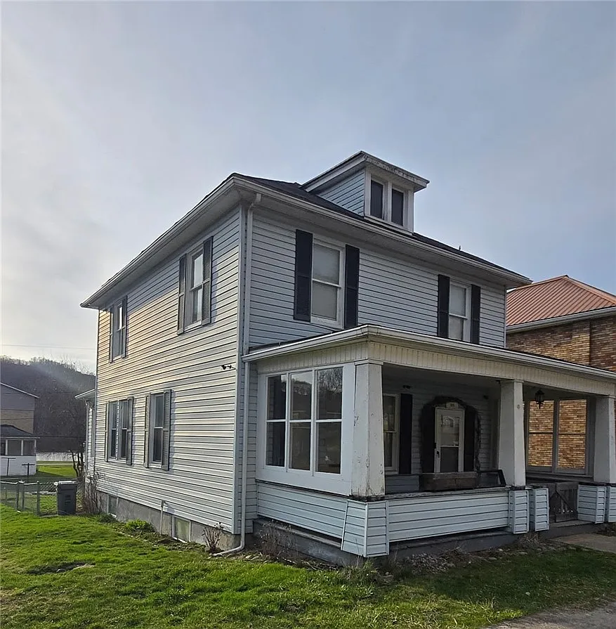 318 Clay Ave photo 1