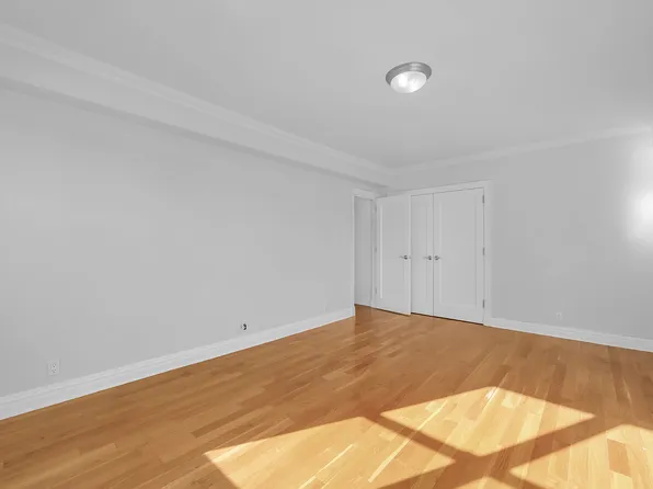 41 Park Avenue image 7 of 9