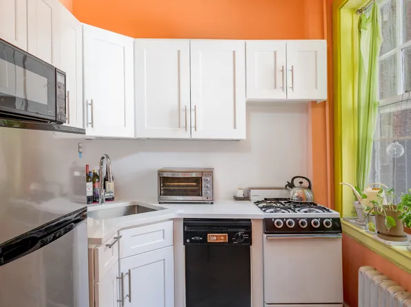 27 Commerce Street image 3 of 10